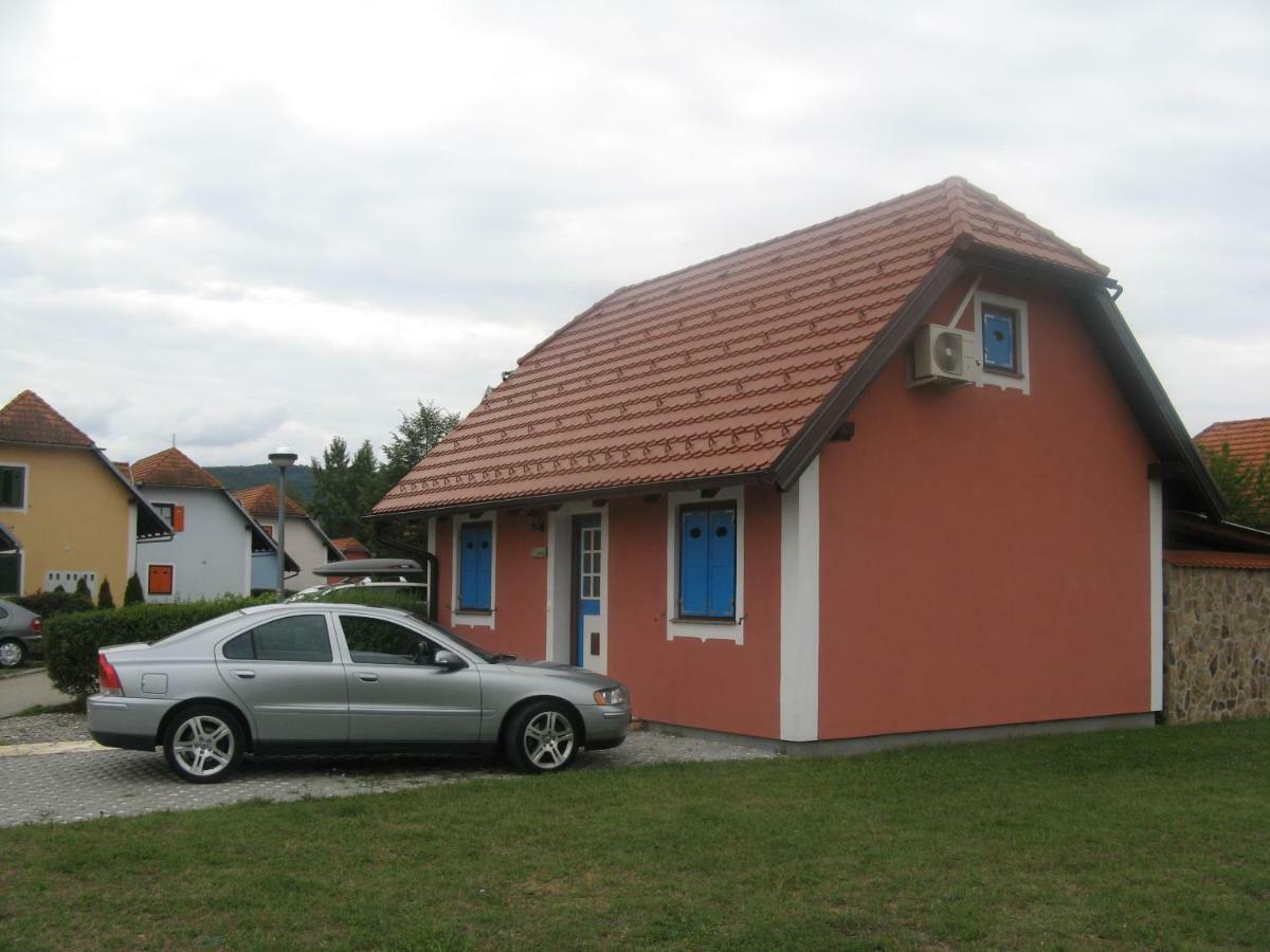 Villa Apartma Geoteh Terme Catez 6032 à Krško Extérieur photo